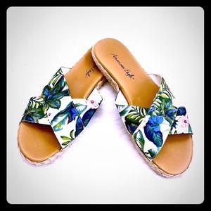 Tropical sandals size 9